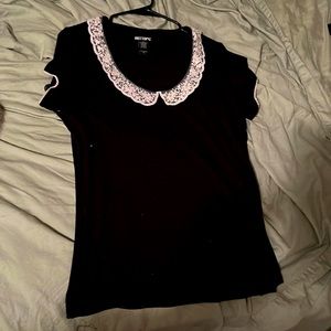 Xl black top with lace collar